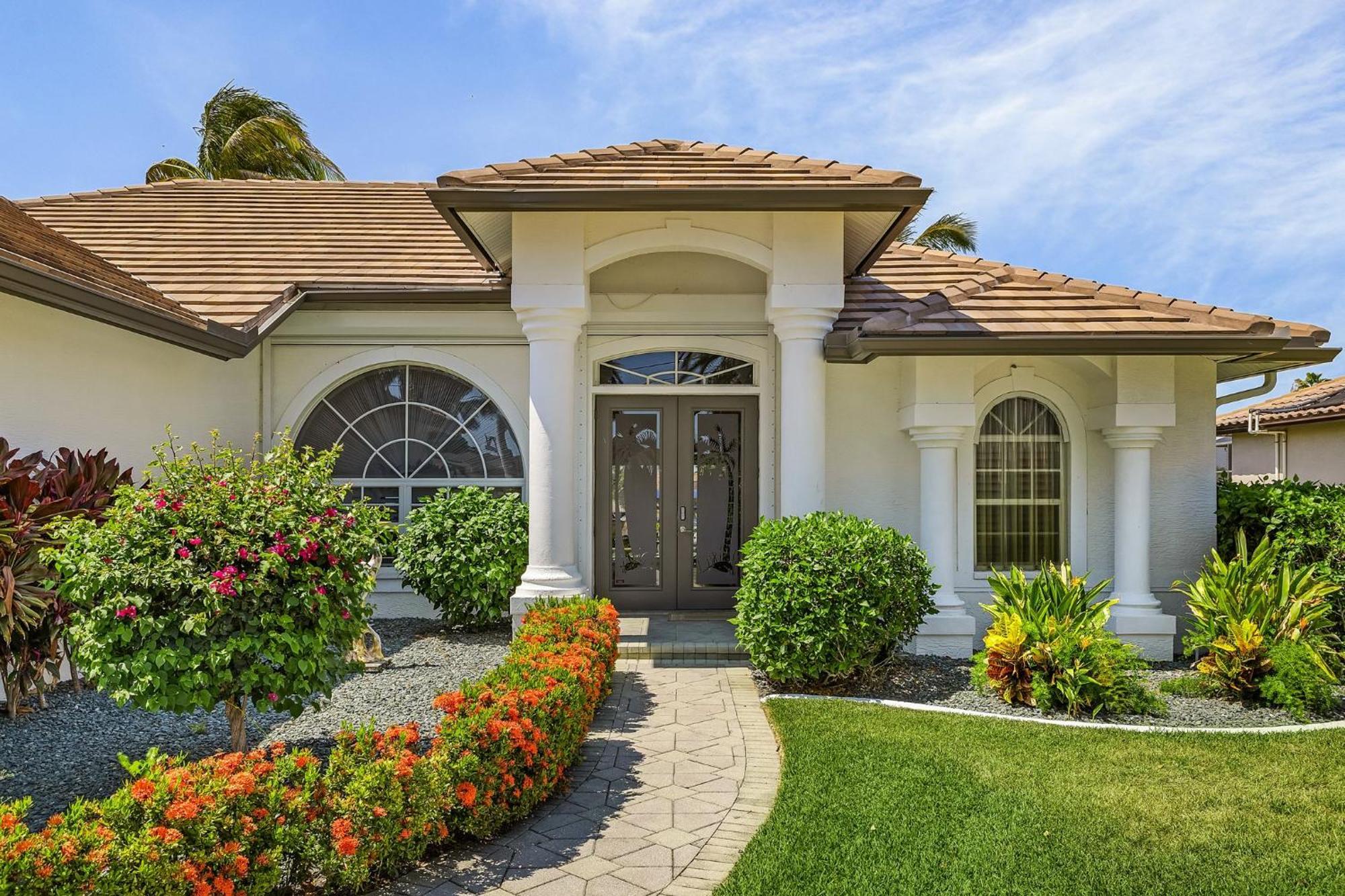 Island House Sw Cape - Waterfront Private Home Locally Owned & Managed, Fair & Honest Pricing Cape Coral Exterior photo