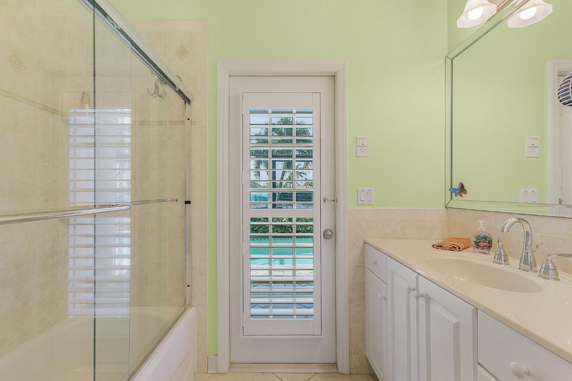 Island House Sw Cape - Waterfront Private Home Locally Owned & Managed, Fair & Honest Pricing Cape Coral Exterior photo
