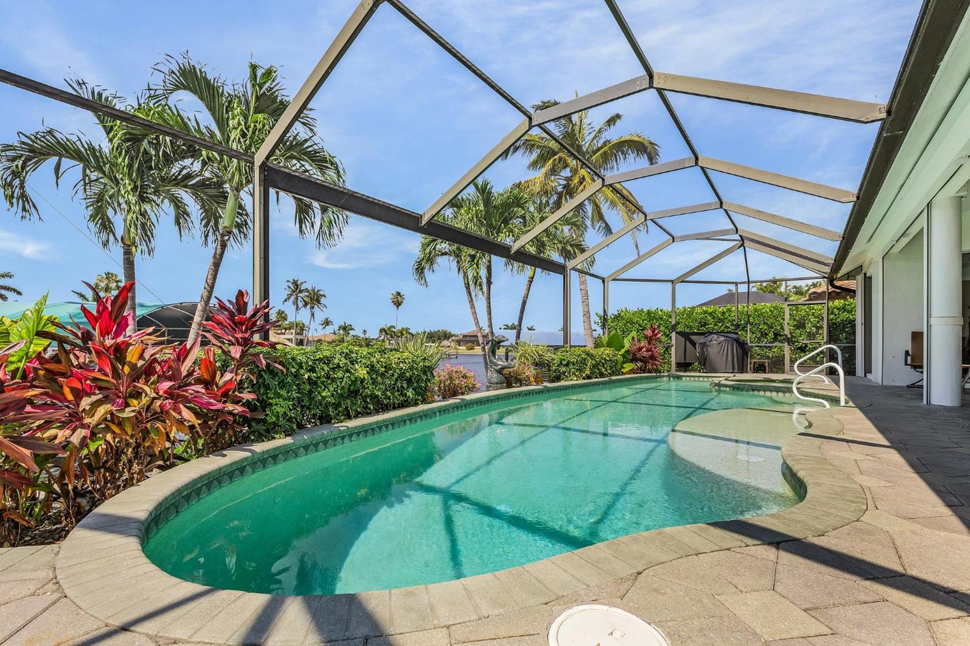 Island House Sw Cape - Waterfront Private Home Locally Owned & Managed, Fair & Honest Pricing Cape Coral Exterior photo