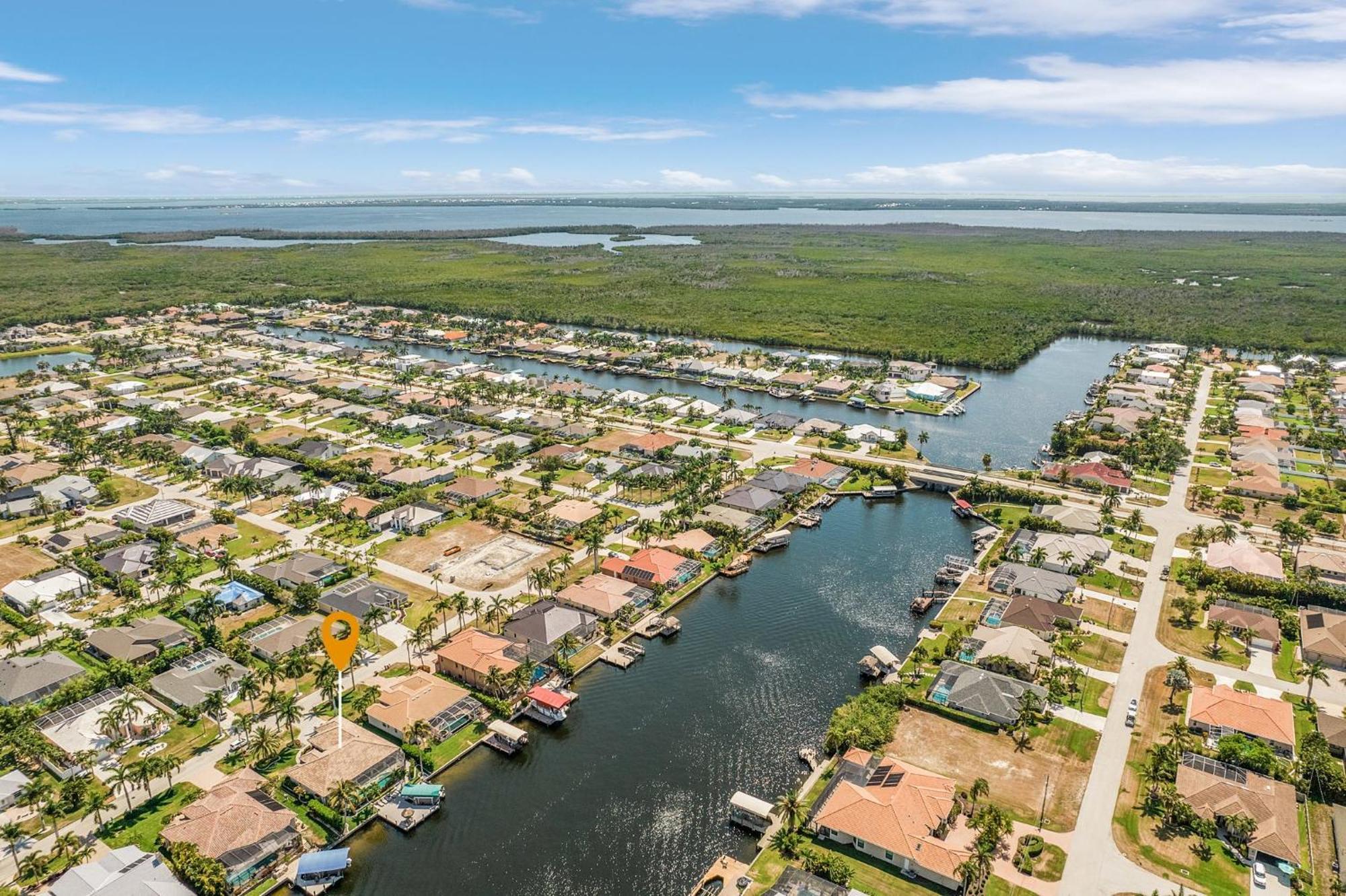 Island House Sw Cape - Waterfront Private Home Locally Owned & Managed, Fair & Honest Pricing Cape Coral Exterior photo