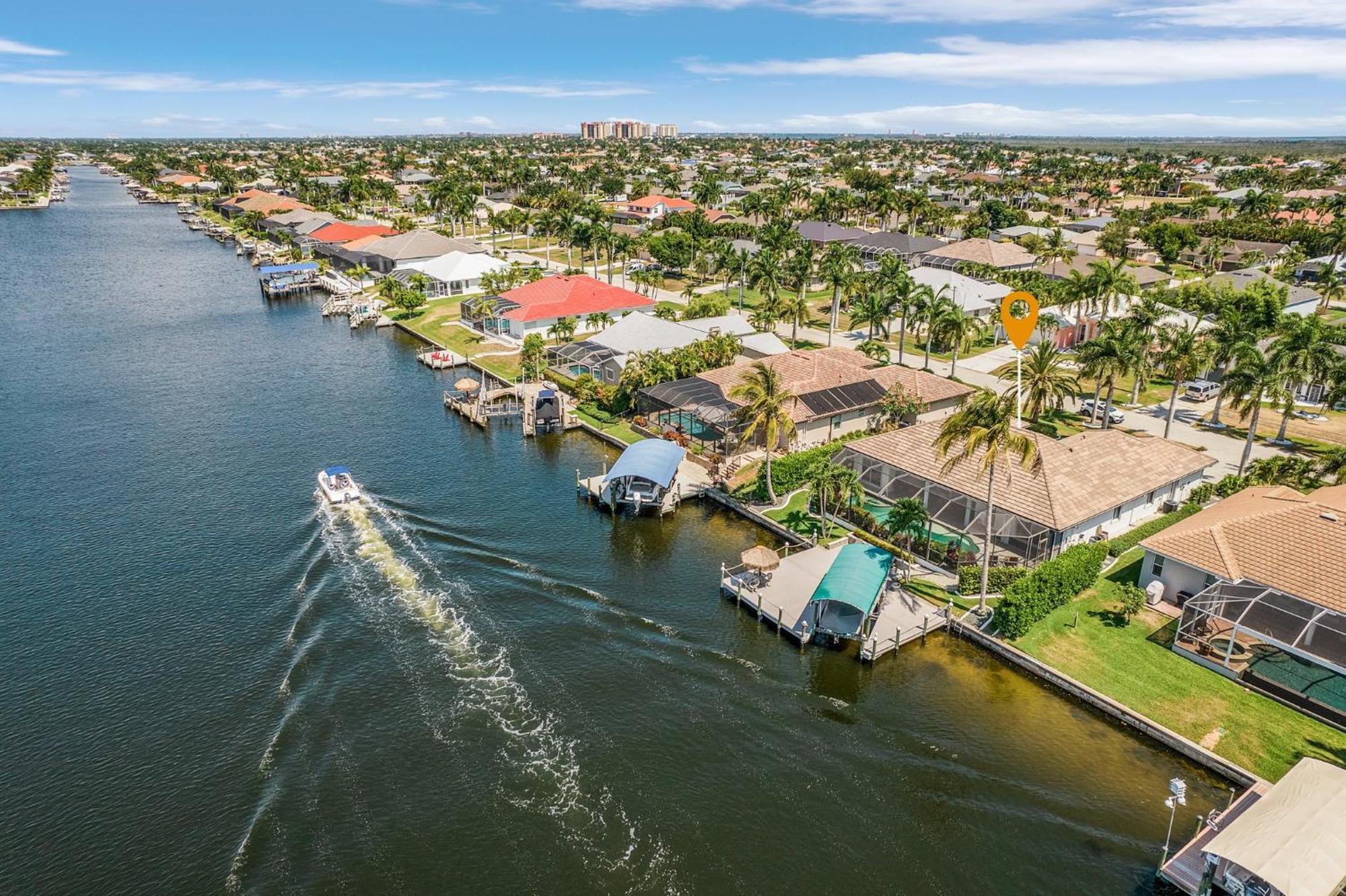 Island House Sw Cape - Waterfront Private Home Locally Owned & Managed, Fair & Honest Pricing Cape Coral Exterior photo