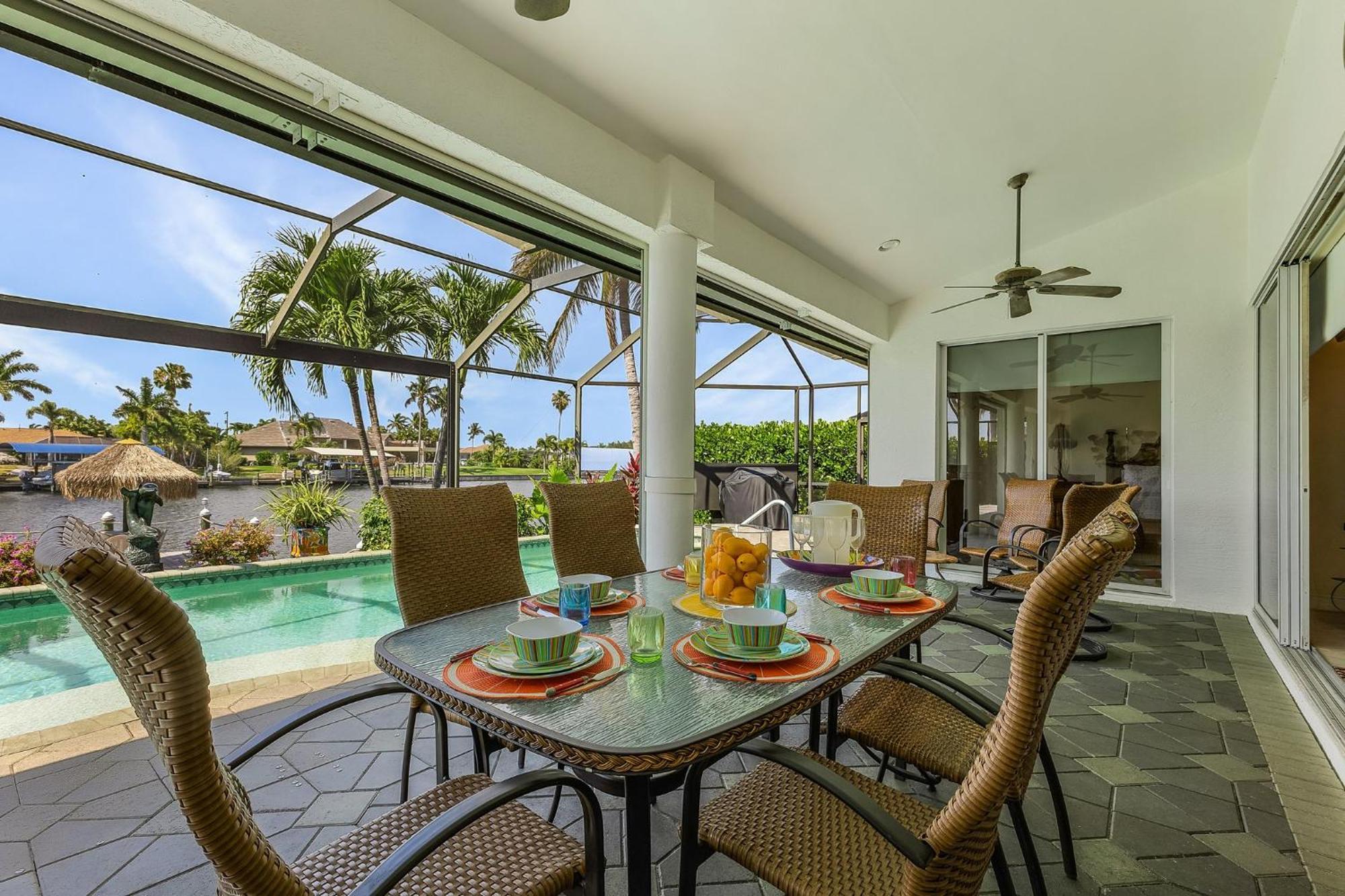 Island House Sw Cape - Waterfront Private Home Locally Owned & Managed, Fair & Honest Pricing Cape Coral Exterior photo